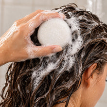 Load image into Gallery viewer, Peppermint Solid Shampoo Bar photo 3